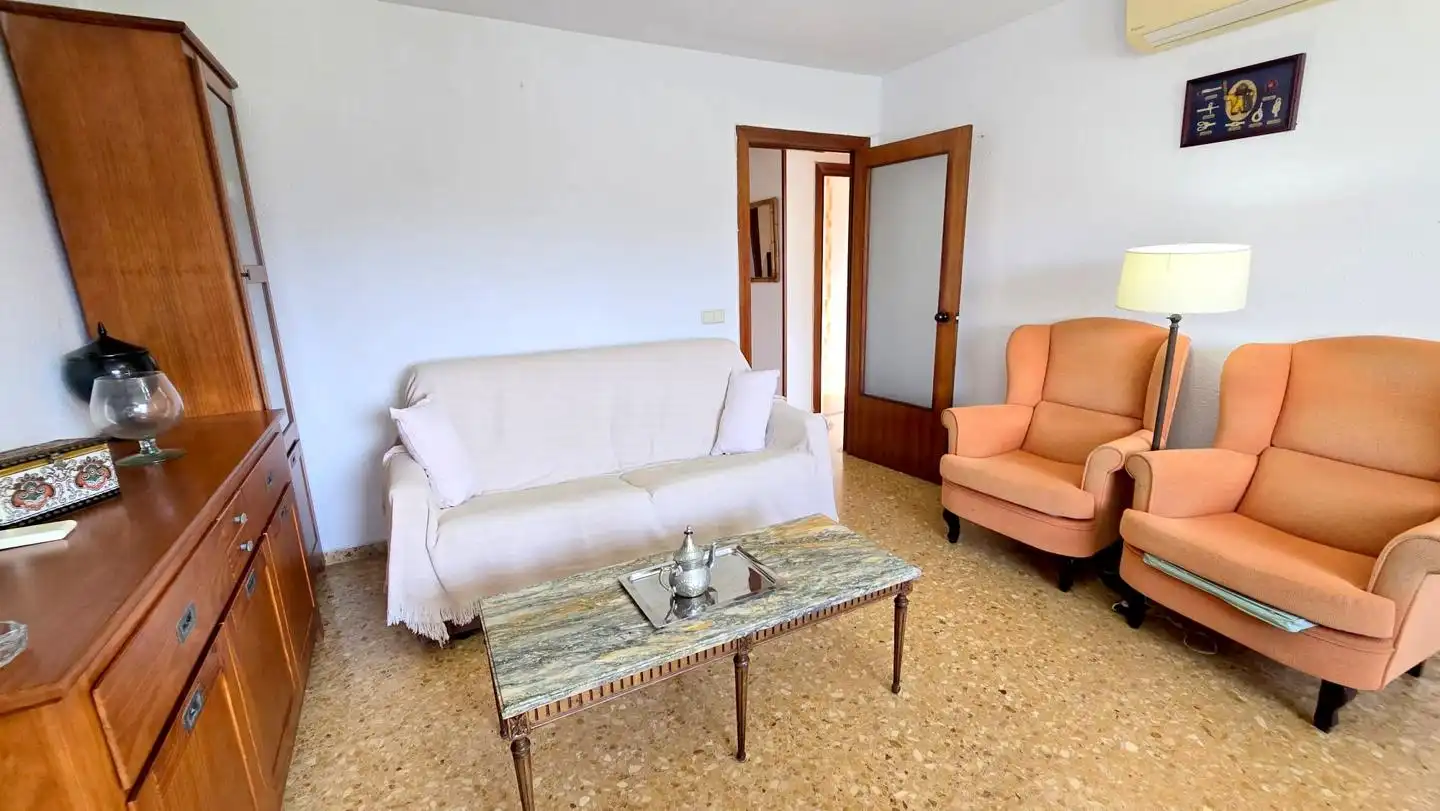 Sala de estar de Apartamento en venta en Gandia con Aire acondicionado, Terraza y Amueblado
