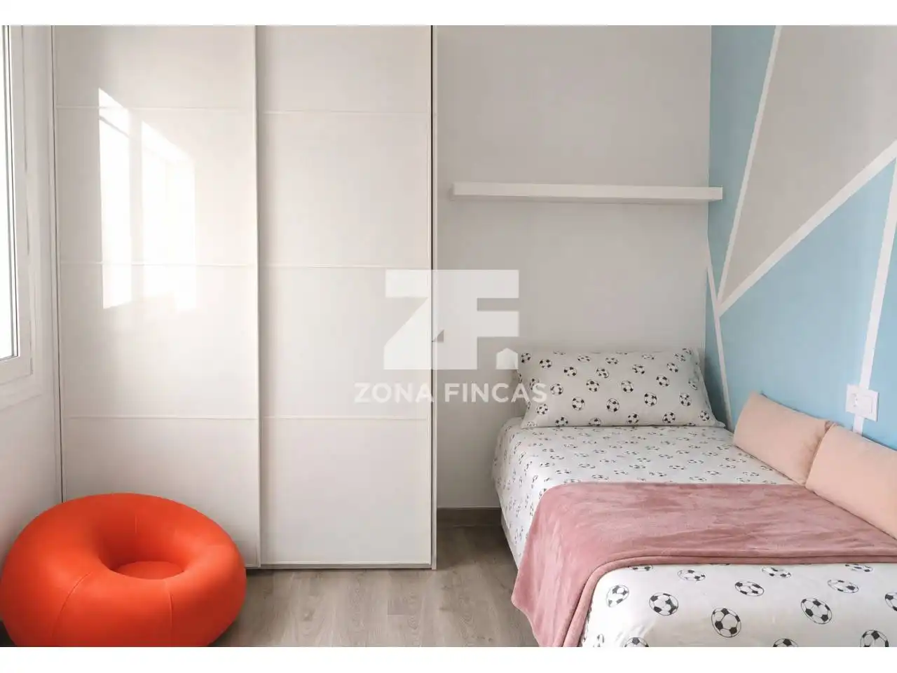 Bedroom of Flat for sale in Badalona  with Heating, Parquet flooring and Terrace