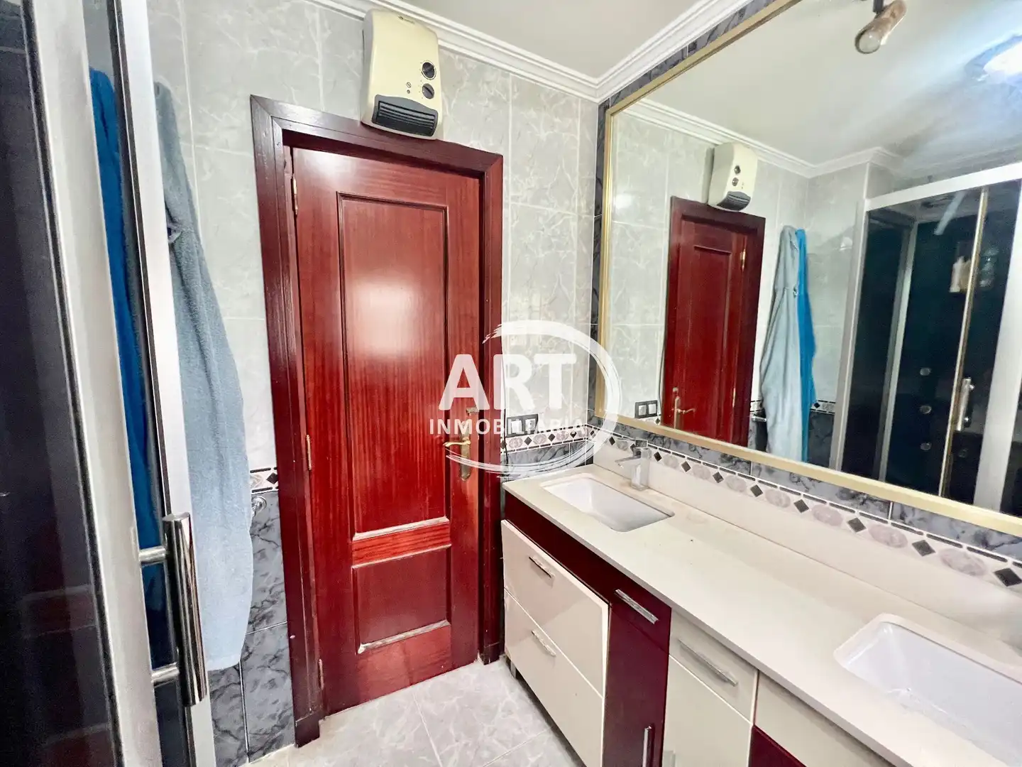 Bathroom of Houses for sale in L'Eliana  with Air Conditioner, Heating and Private garden