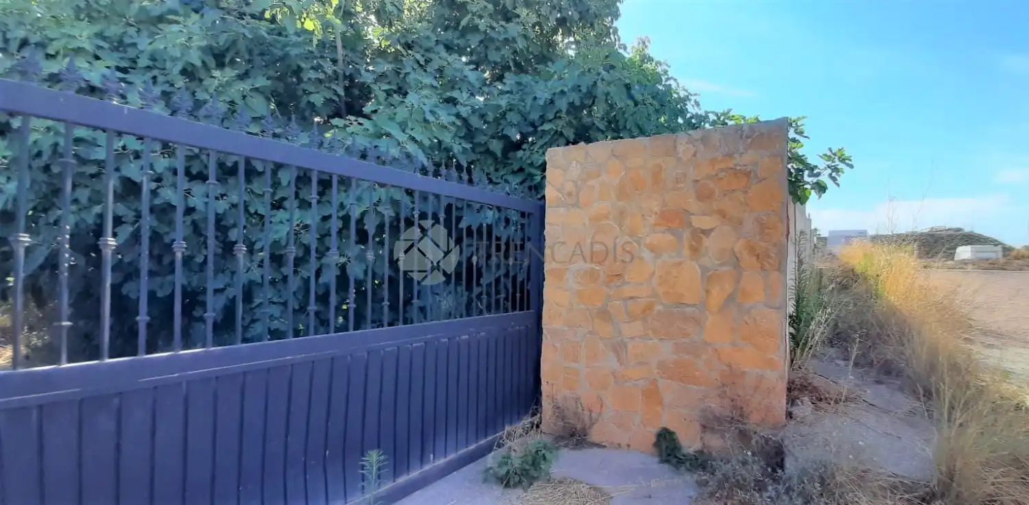 Casa adosada en venda a Covatelles, Monte Real