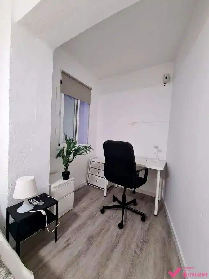 Piso de alquiler en Valencia con Terraza y Amueblado