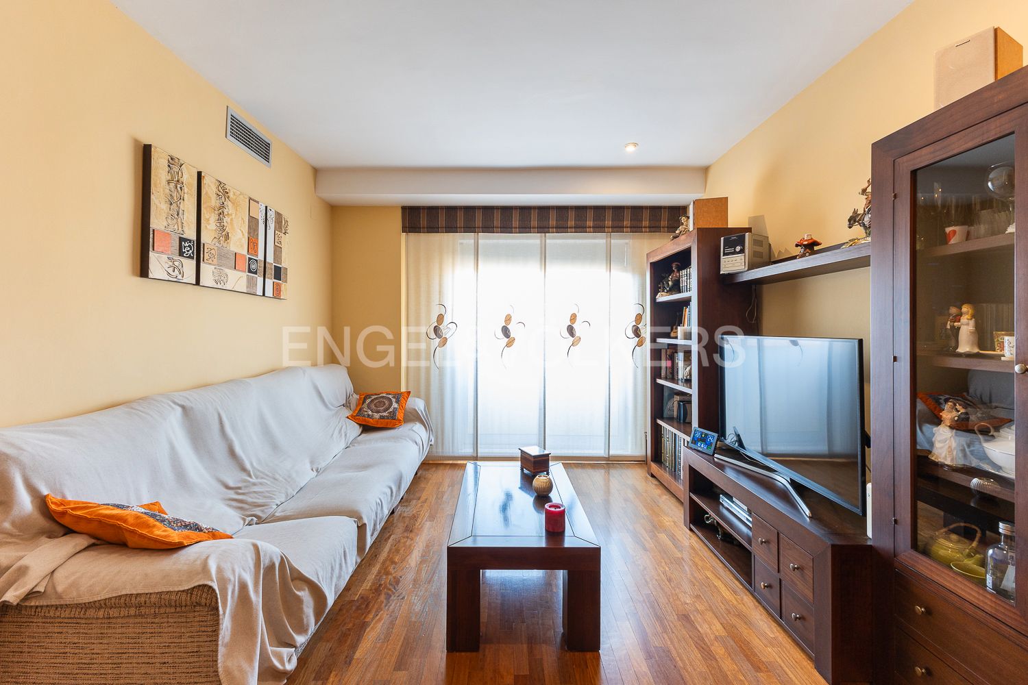 Living room of Apartment for sale in  Valencia Capital  with Air Conditioner, Heating and Private garden