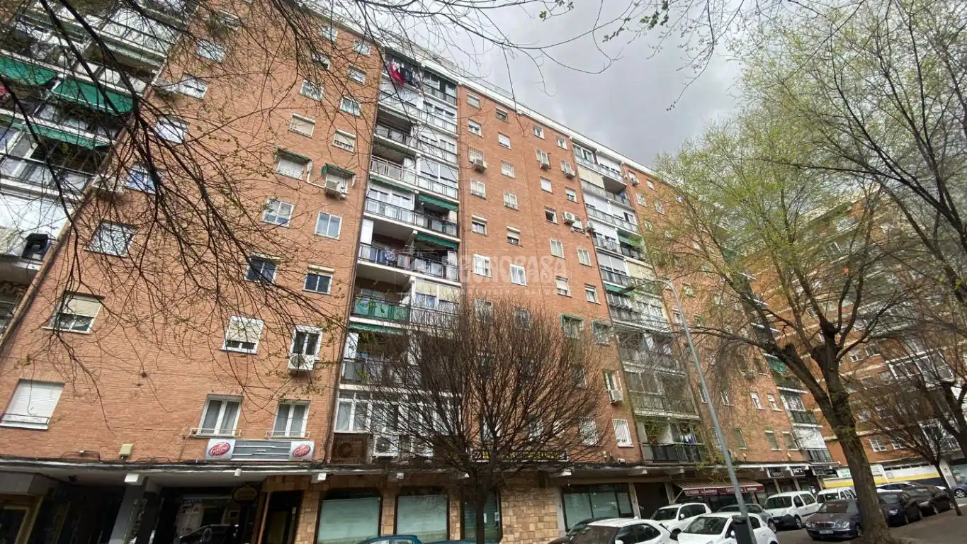 Exterior view of Flat for sale in Alcalá de Henares  with Air Conditioner and Terrace