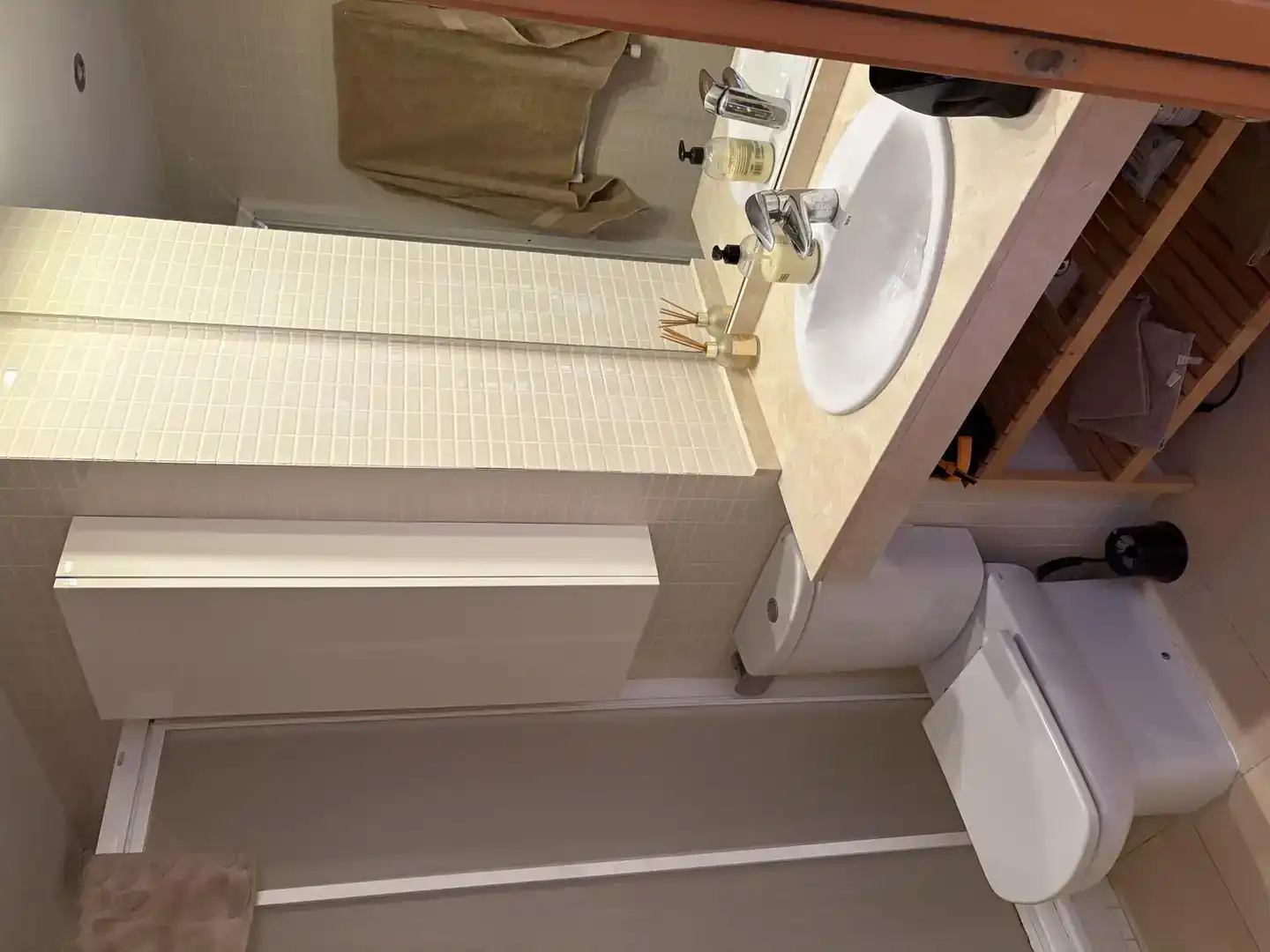 Bathroom of Flat for share in Gelida  with Parquet flooring, Swimming Pool and Furnished
