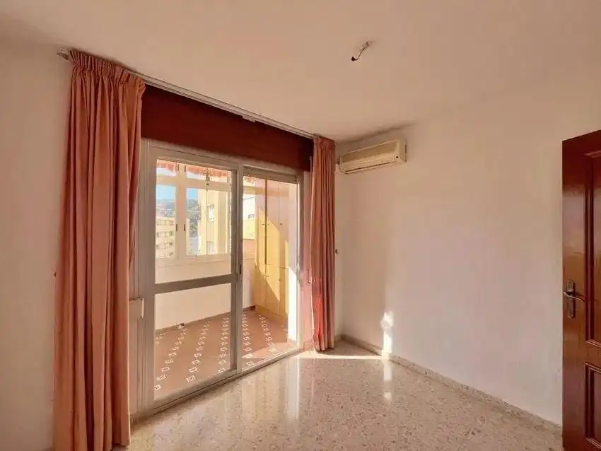 Dormitori de Apartament en venda en Rincón de la Victoria amb Terrassa, Balcó i Piscina comunitària