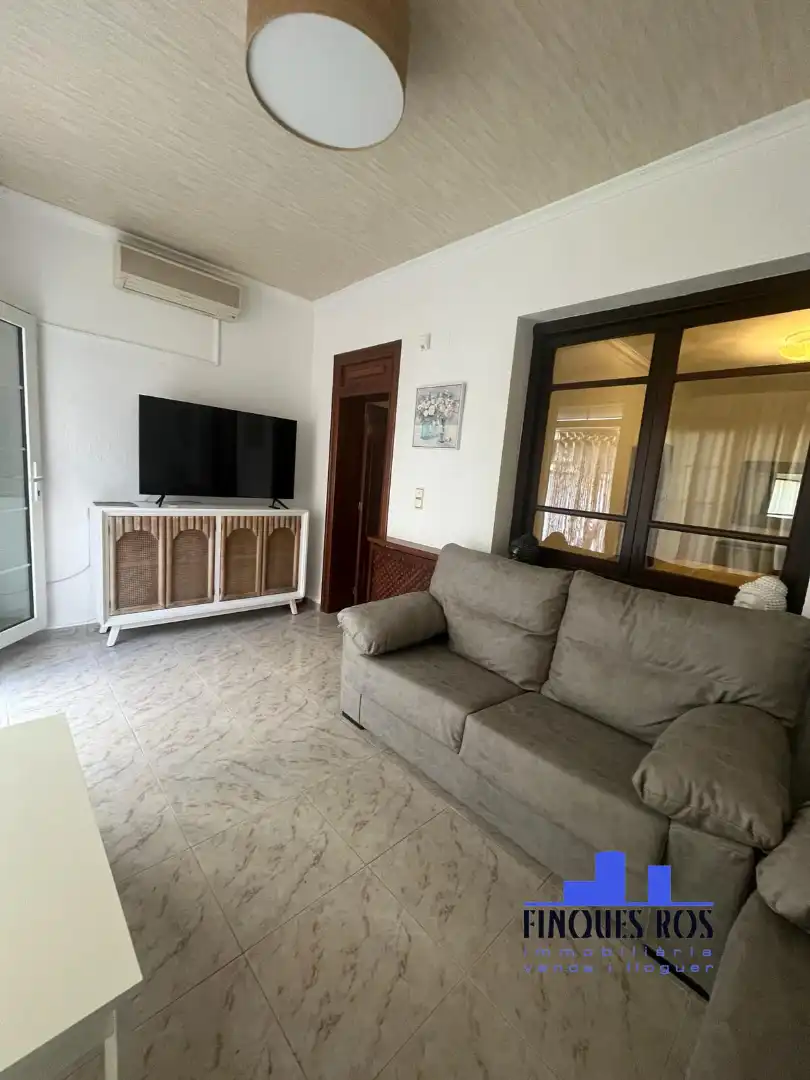 Sala d'estar de Casa adosada en venda en Vinaròs amb Aire condicionat, Calefacció i Jardí privat