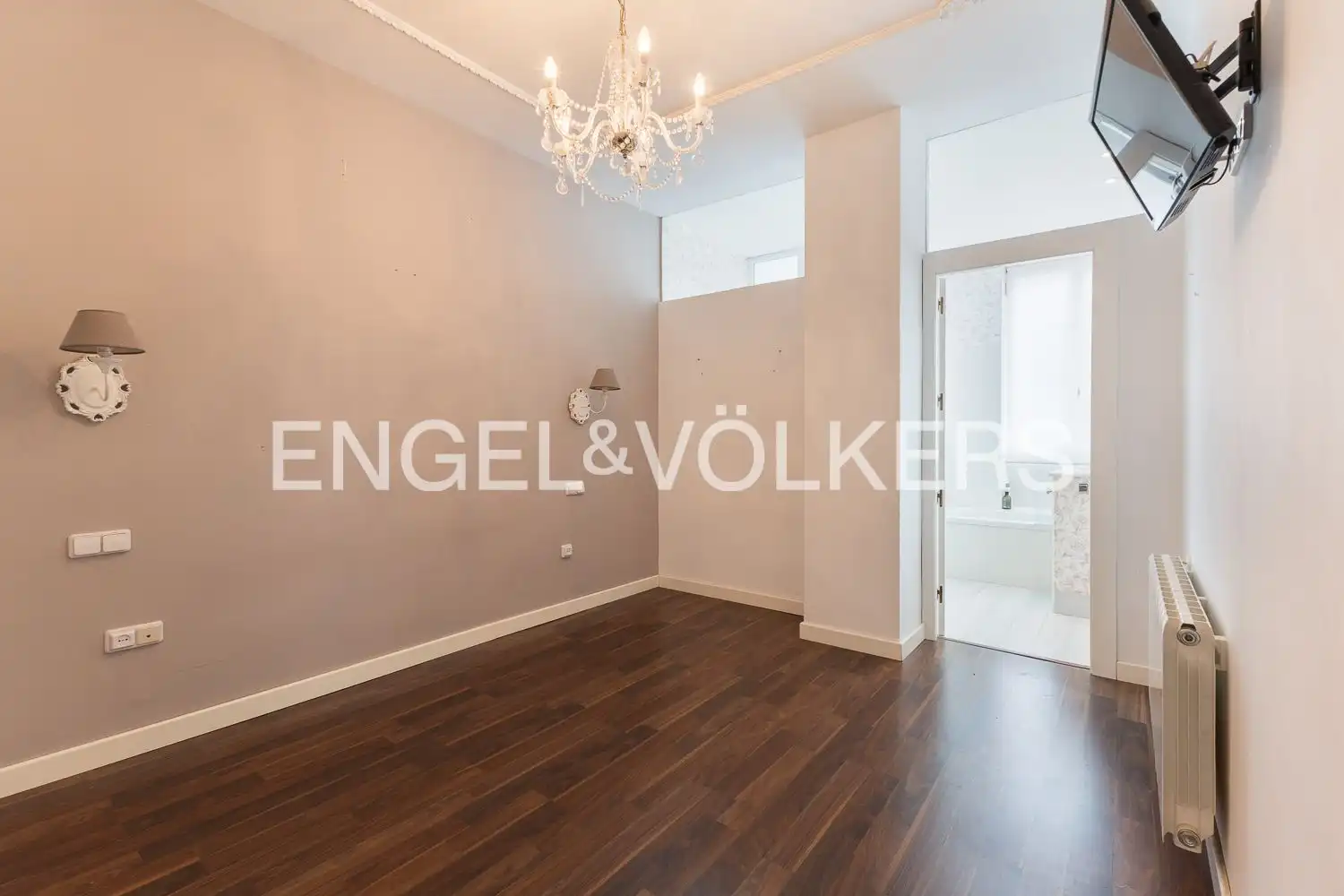 Flat for rent in Valencia  with Air Conditioner, Heating and Parquet flooring