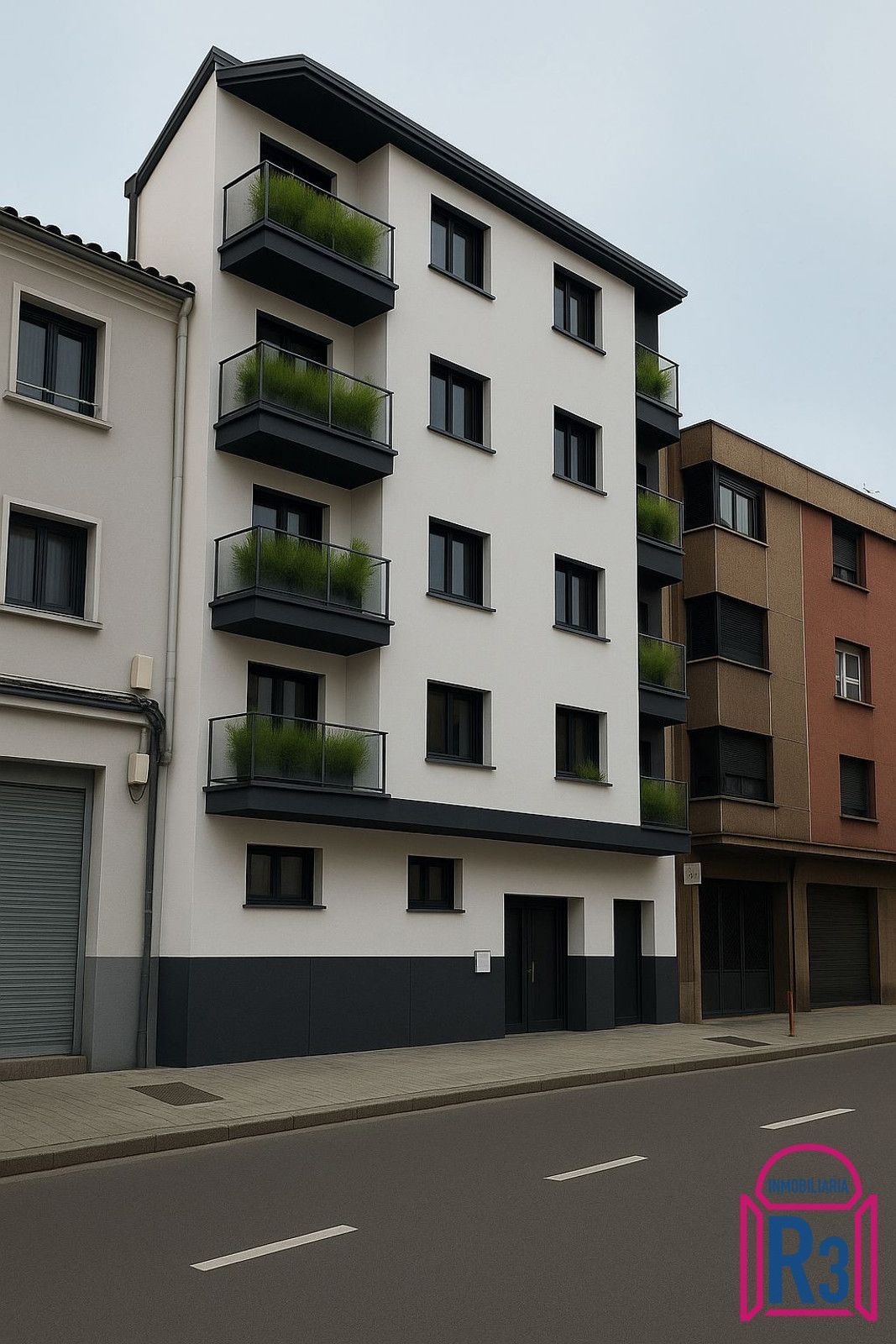 Vista exterior de Apartament en venda en León Capital  amb Calefacció, Terrassa i Traster