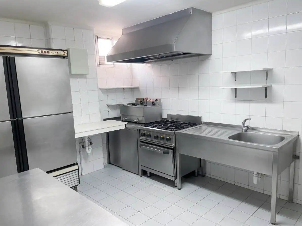 Local comercial en alquiler en Calle de Argualas 16