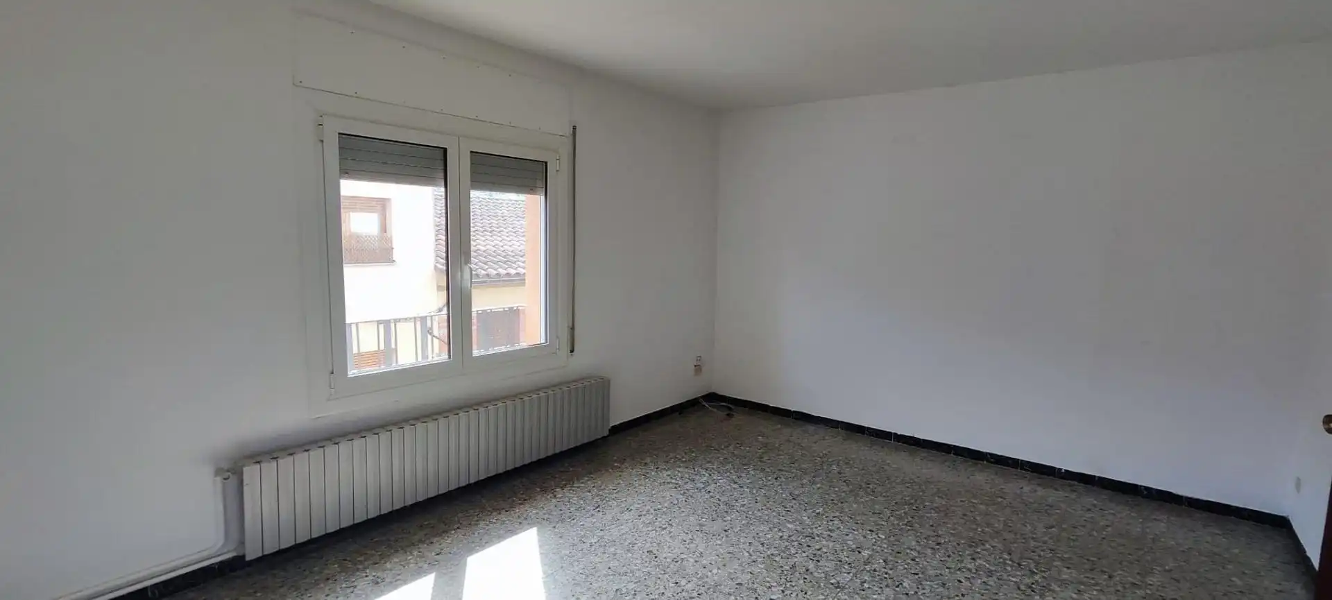 Sala d'estar de Casa o xalet en venda en Sant Hipòlit de Voltregà amb Terrassa i Balcó