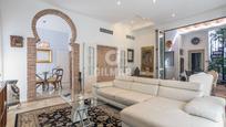Sala d'estar de Dúplex en venda en  Sevilla Capital amb Terrassa, Traster i Piscina