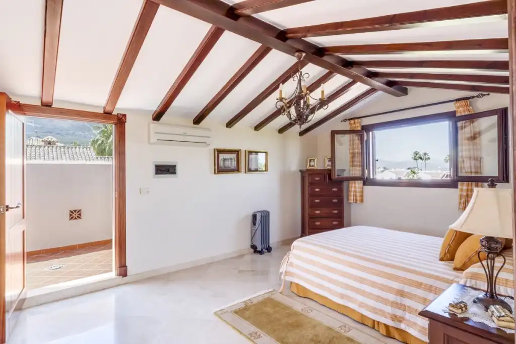 Habitación de Casa o chalet en venta en Alhaurín El Grande con Aire acondicionado, Calefacción y Jardín privado