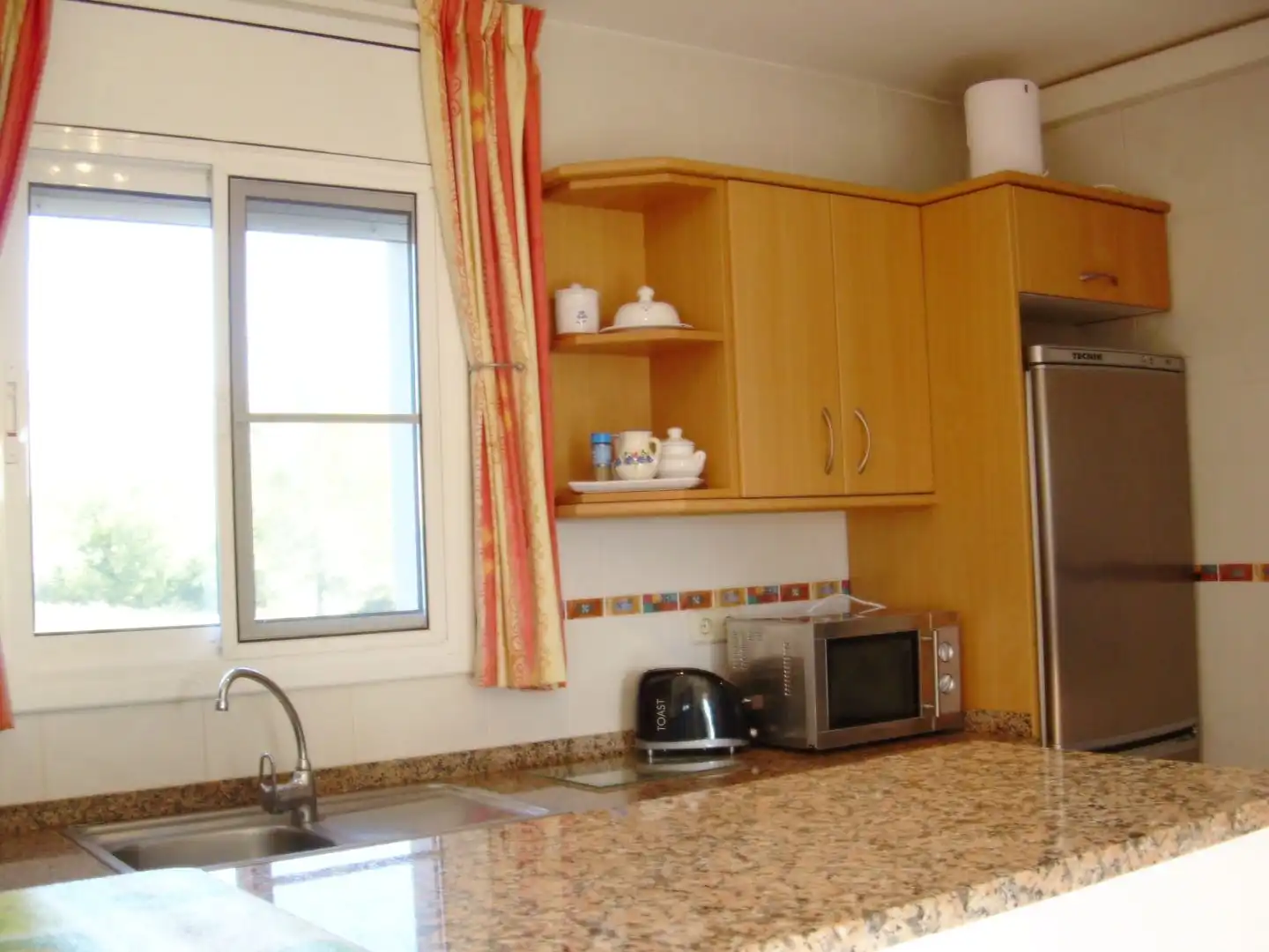Cuina de Casa o xalet en venda en L'Ametlla de Mar  amb Aire condicionat, Terrassa i Piscina