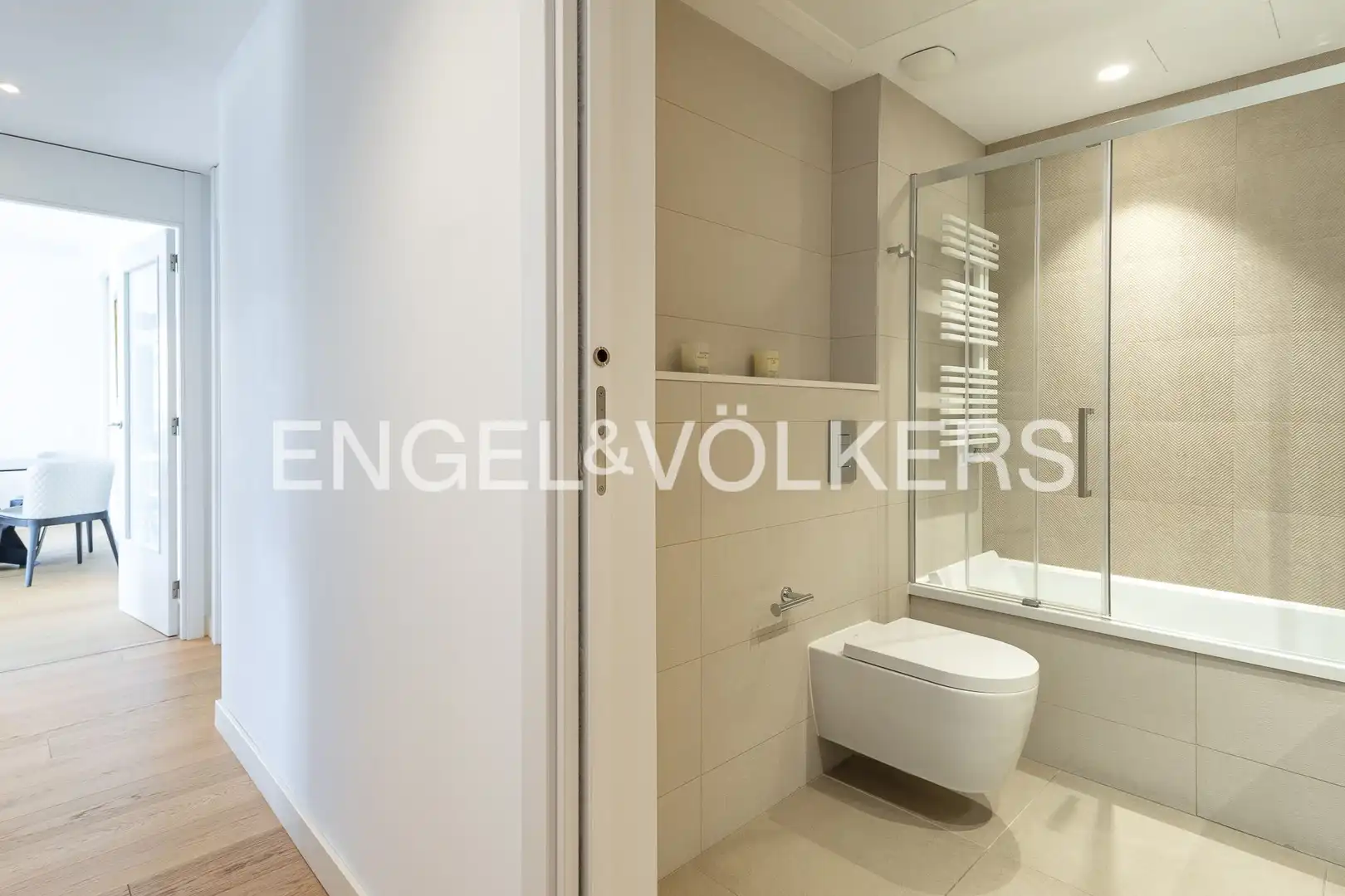 Baño de Piso de alquiler en Barcelona con Aire acondicionado, Calefacción y Parquet