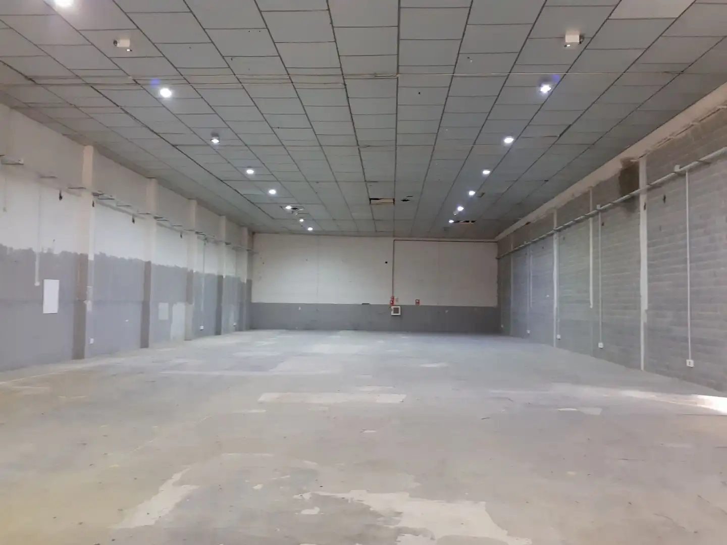 Nau industrial de lloguer a La Verneda i la Pau