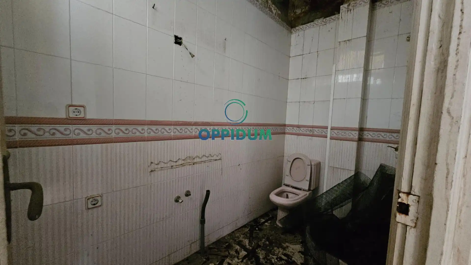 Badezimmer von Gebäude zum Verkauf in Ferrol