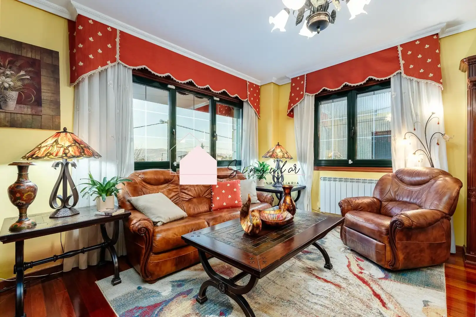 Wohnzimmer von Haus oder Chalet zum Verkauf in Tui mit Heizung, Abstellraum und Schwimmbad