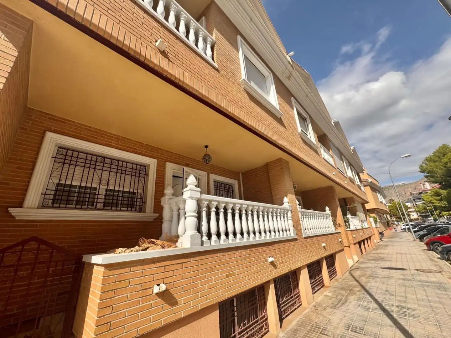 Vista exterior de Casa adosada en venta en Orihuela con Calefacción, Terraza y Trastero