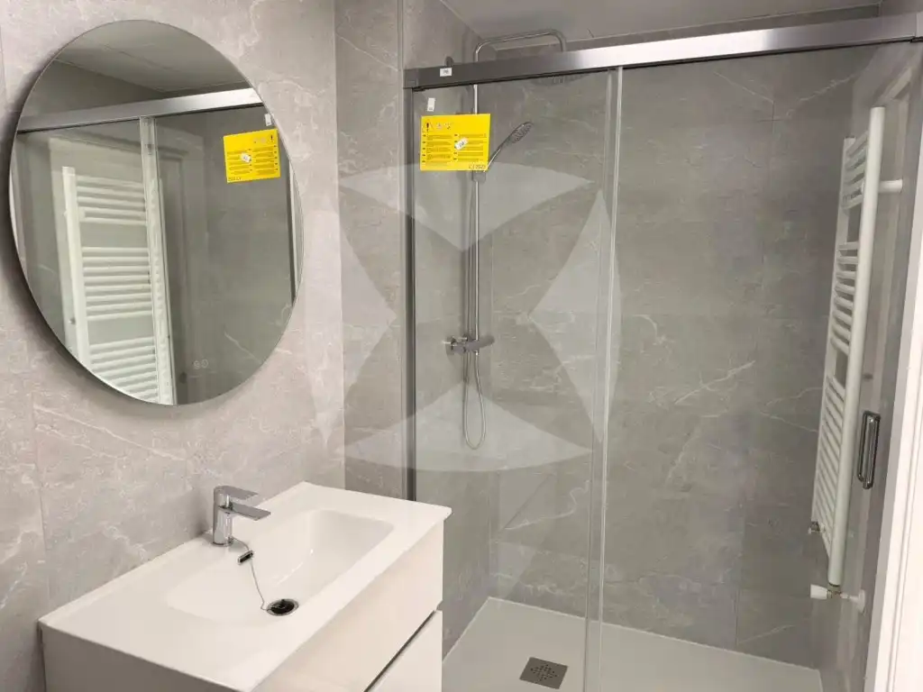 Bany de Pis de lloguer en Badajoz amb Aire condicionat, Jardí privat i Terrassa