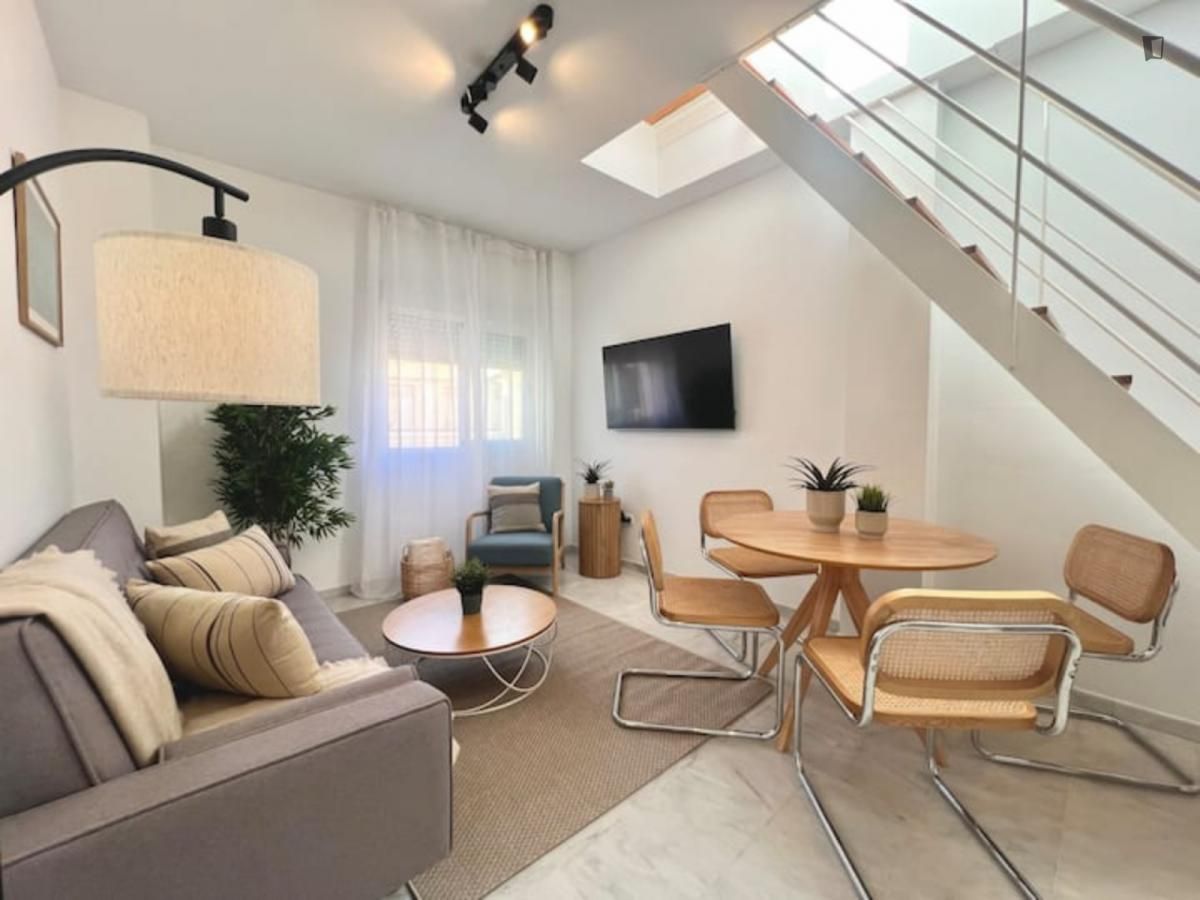 Sala d'estar de Apartament de lloguer en Málaga Capital amb Aire condicionat, Moblat i Forn