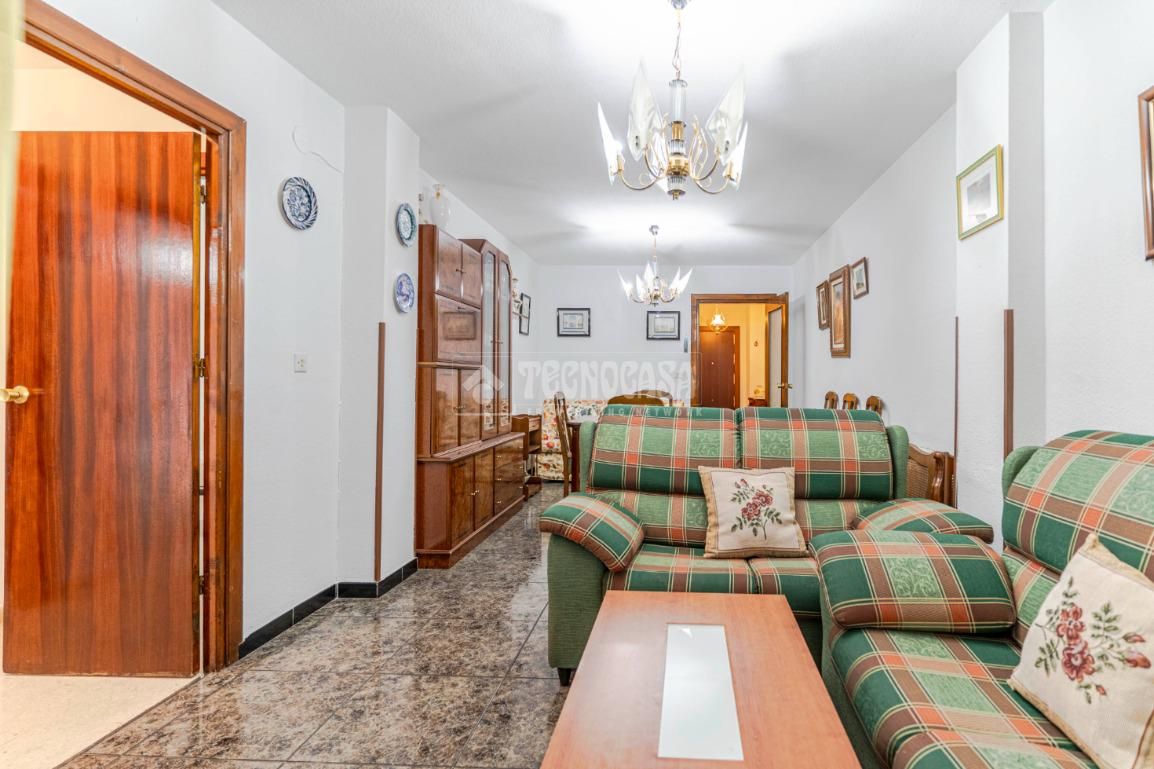 Living room of Flat for sale in  Granada Capital