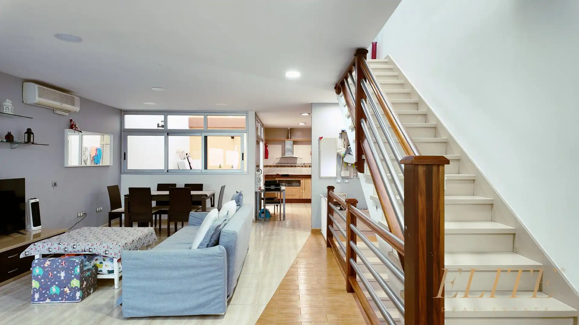 Sala de estar de Casa adosada en venta en Santa Lucía de Tirajana con Aire acondicionado y Terraza