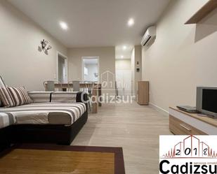 Dormitori de Apartament de lloguer en  Cádiz Capital amb Aire condicionat