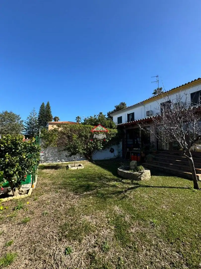 Chalet con terraza en venta en Calle Árbol de la Cigüeña, imagen 7