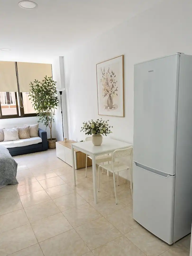 Comedor de Estudio de alquiler en Las Palmas de Gran Canaria con Amueblado
