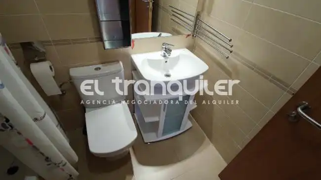 Bathroom of Flat for rent in Madrid  with Swimming Pool, Furnished and Washing machine