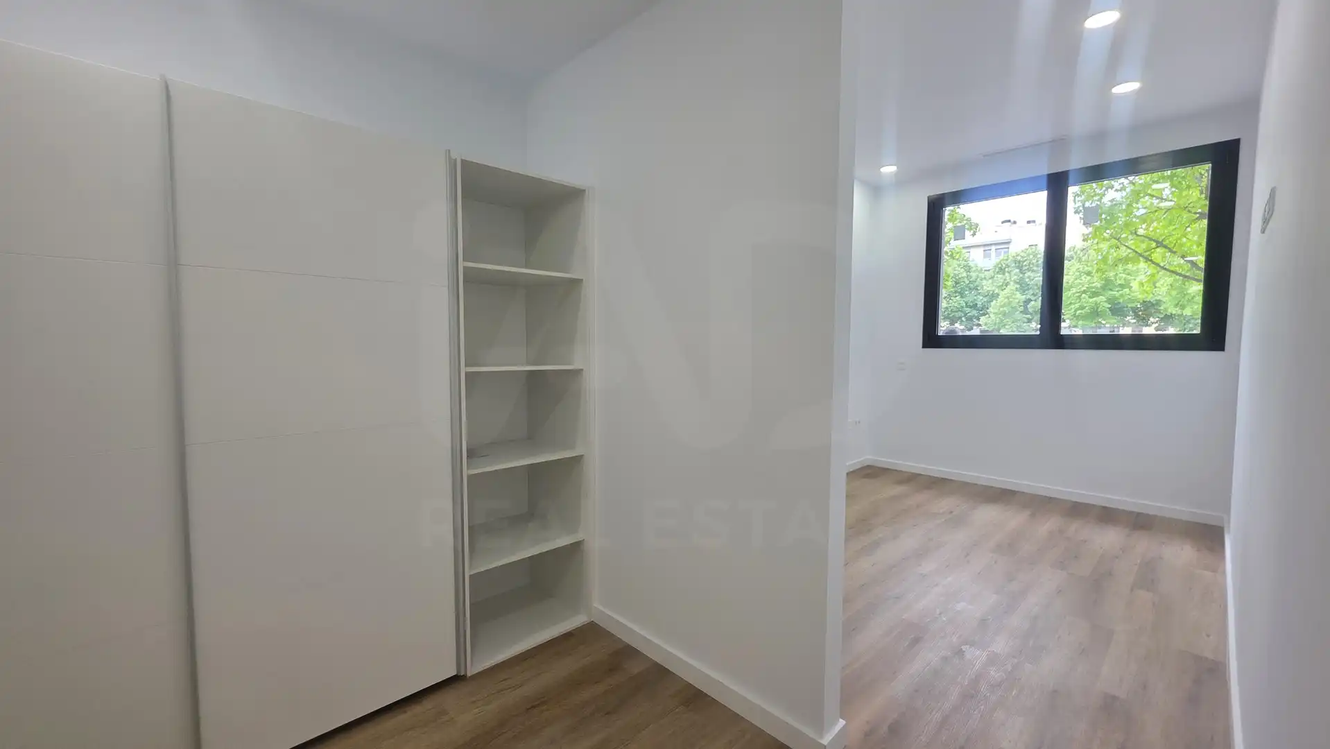 Flat for sale in Girona  with Air Conditioner, Heating and Terrace
