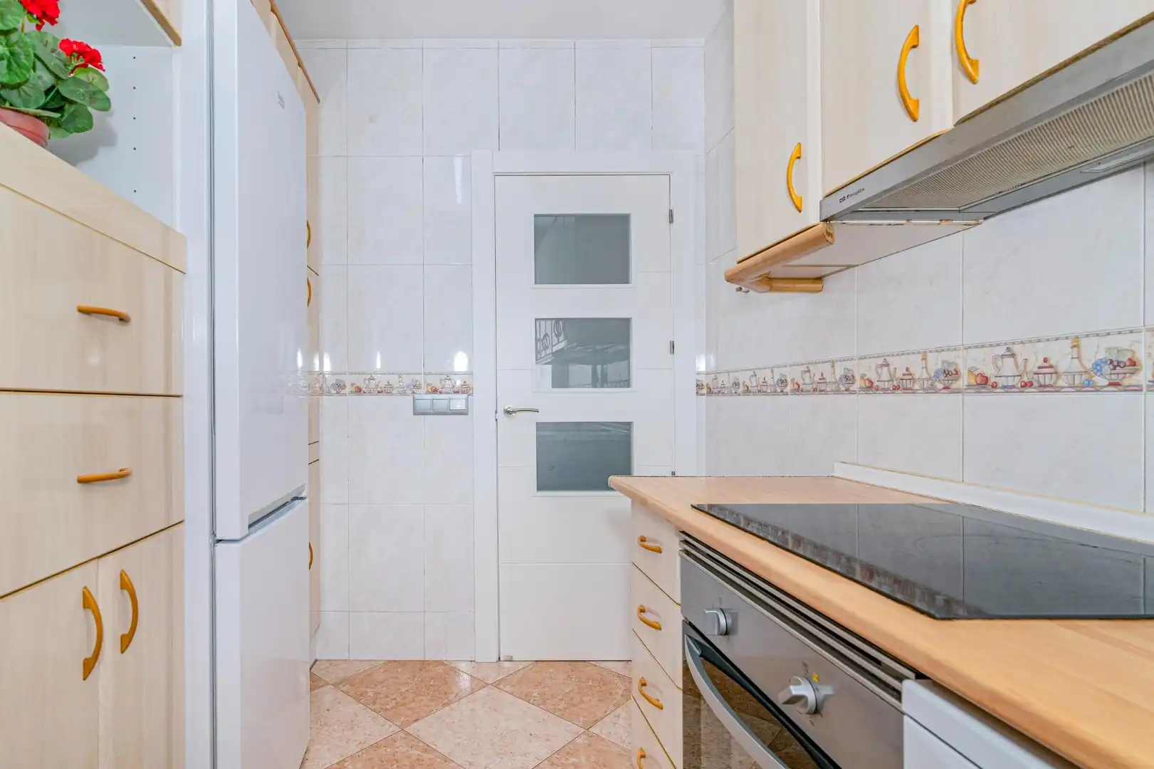 Kitchen of Flat for sale in Granada  with Air Conditioner, Heating and Terrace