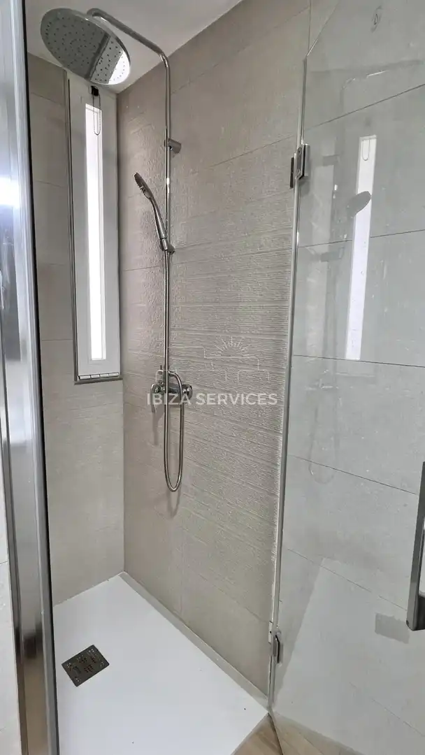 Bathroom of Flat for sale in Eivissa  with Air Conditioner, Private garden and Swimming Pool