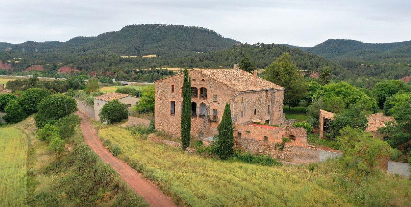 Vista exterior de Finca rústica en venda en Artés amb Calefacció, Jardí privat i Terrassa