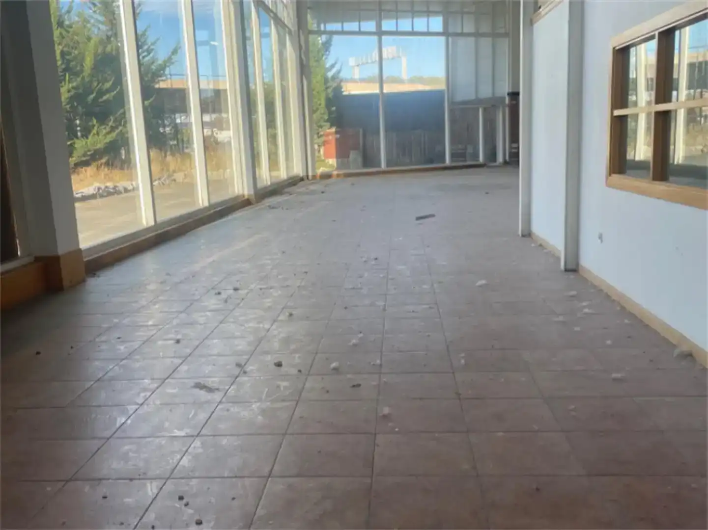 Nau industrial de lloguer en  Logroño
