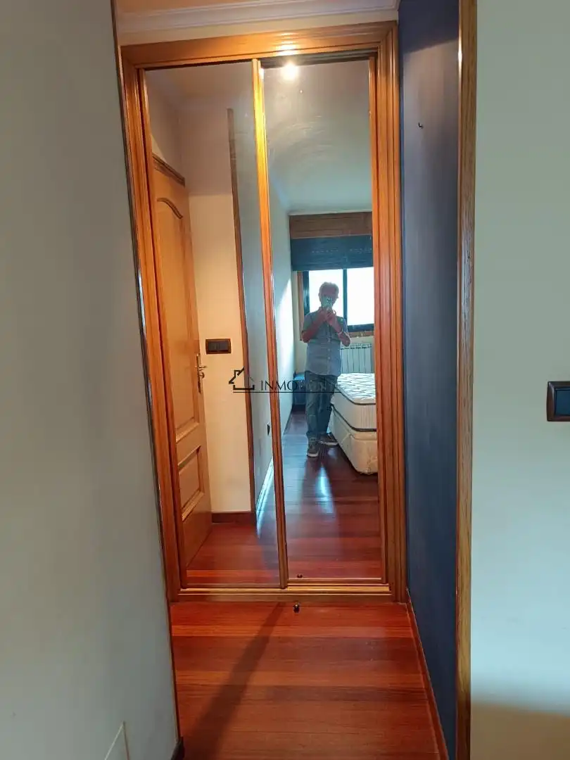 Bedroom of Flat for rent in Zona de Plaza de Barcelos