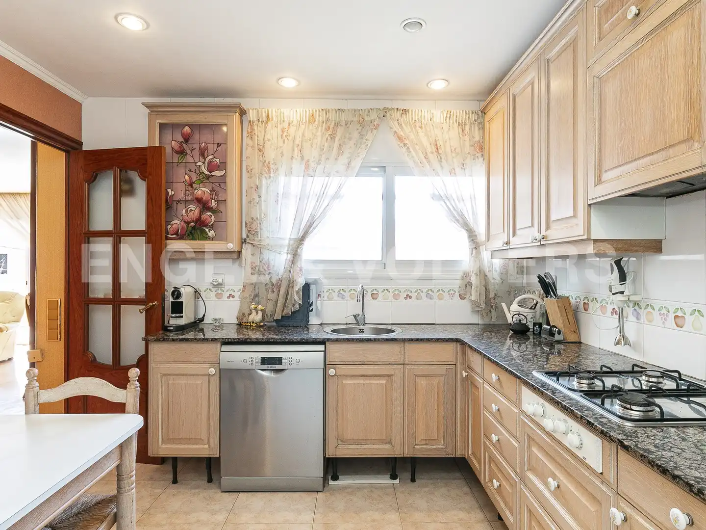 Cocina de Casa o chalet en venta en Sant Just Desvern con Aire acondicionado, Calefacción y Parquet