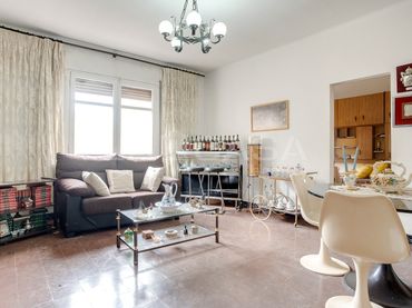 Flat with lift for sale in Eixample