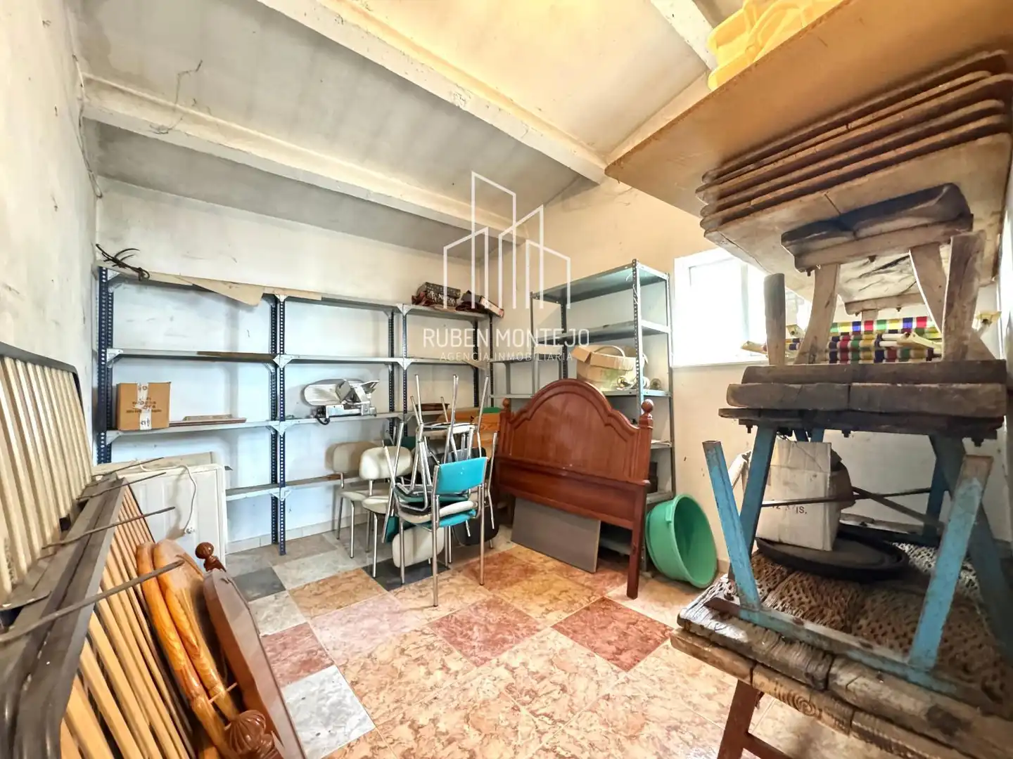 Local en venta en Gomecello con Terraza