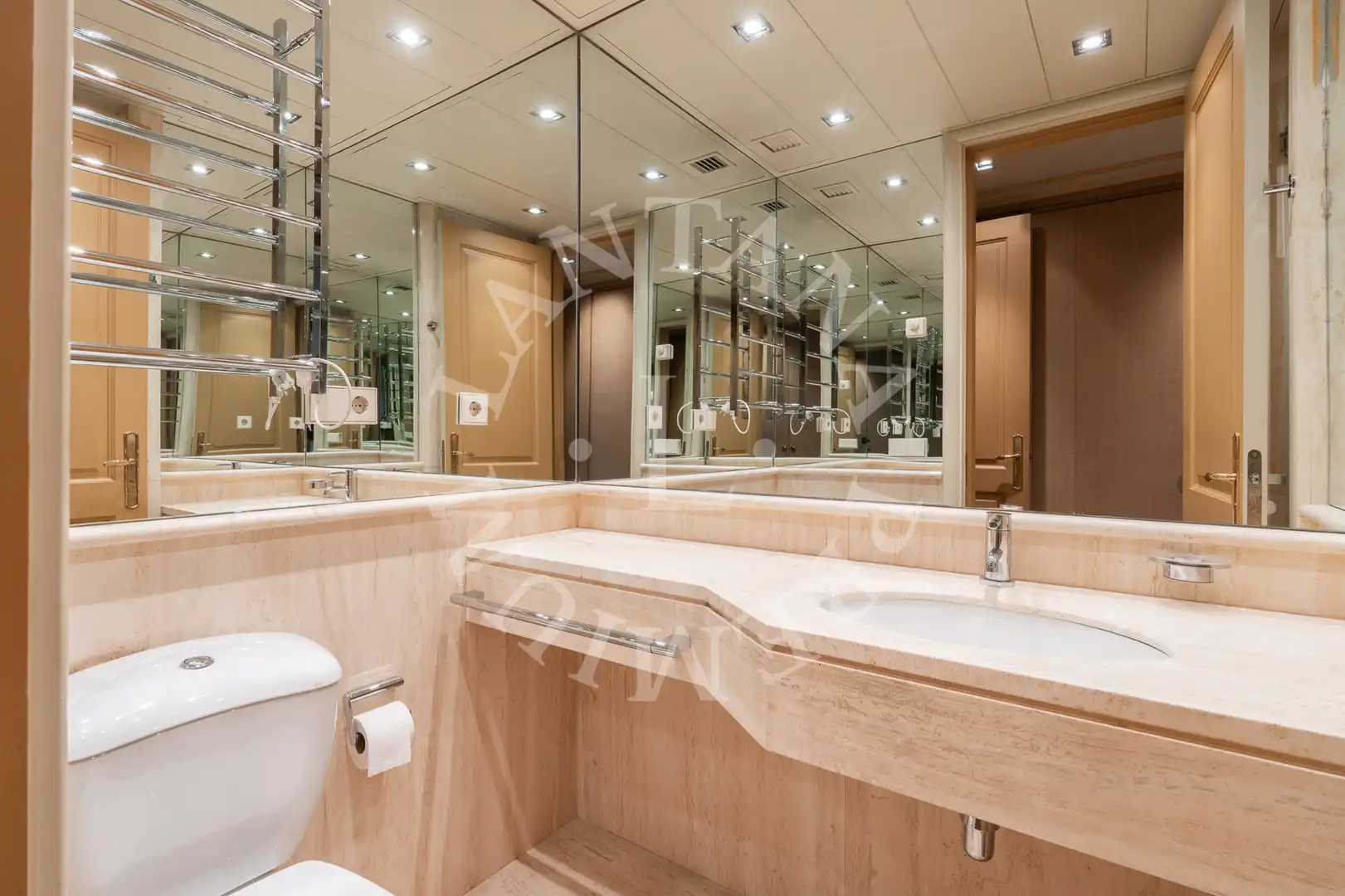 Baño de Piso en venta en Barcelona con Aire acondicionado, Calefacción y Parquet