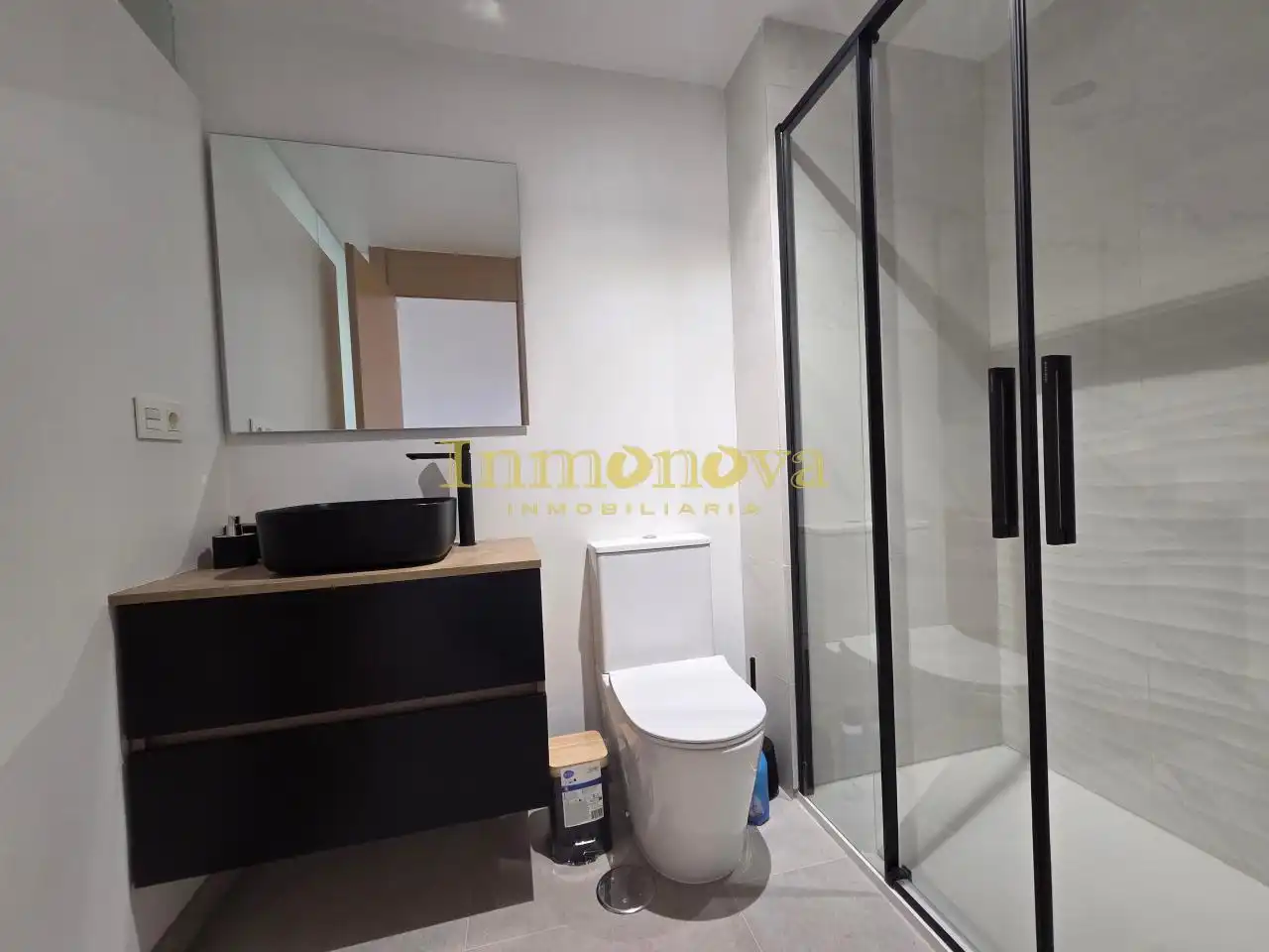 Bathroom of Flat for sale in Cangas   with Heating, Terrace and Storage room