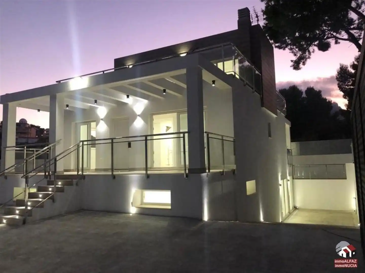Detached house with pool for sale in Avenida de Coloma