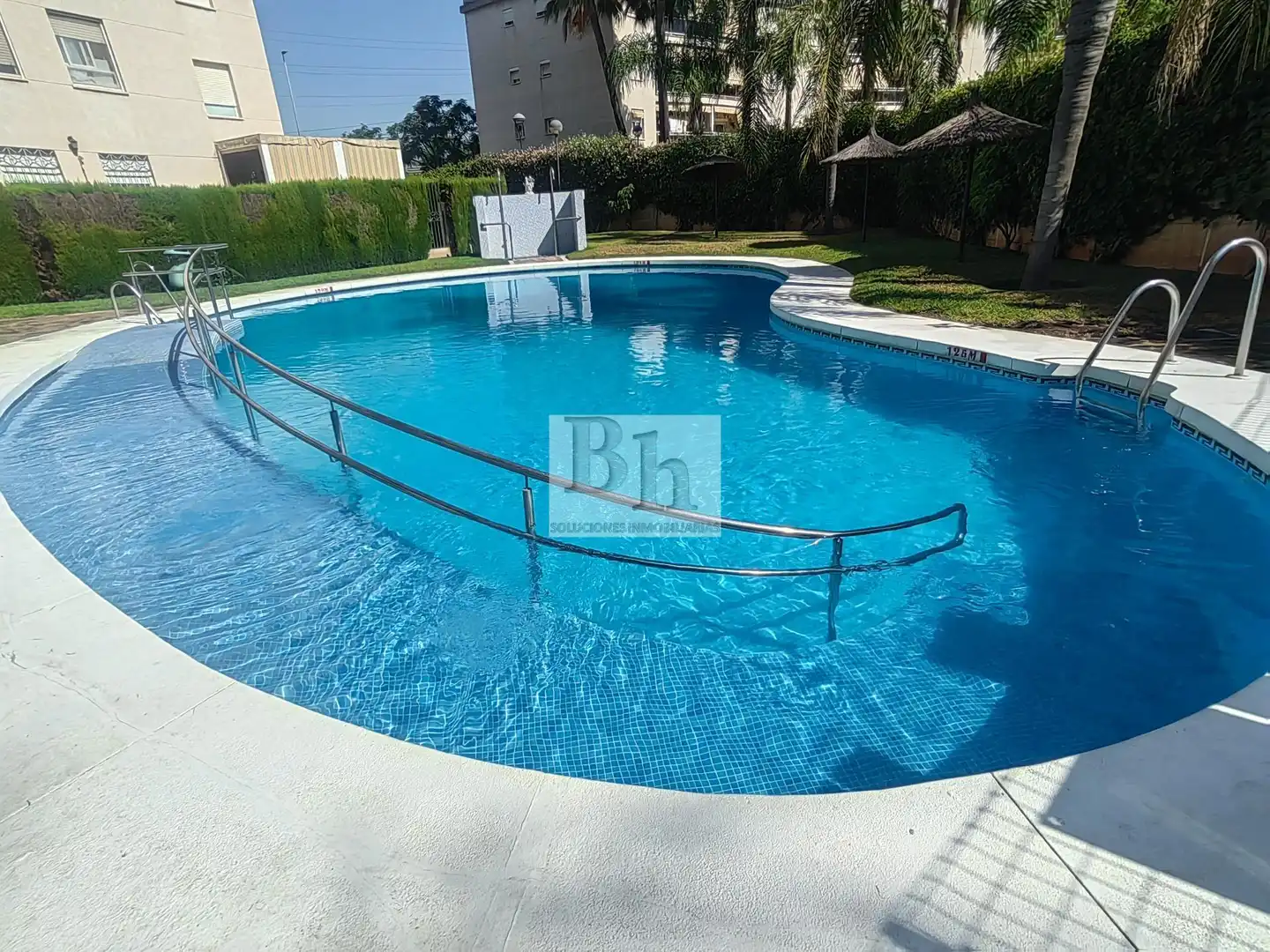 Piscina de Piso en venta en Málaga con Aire acondicionado, Jardín privado y Terraza