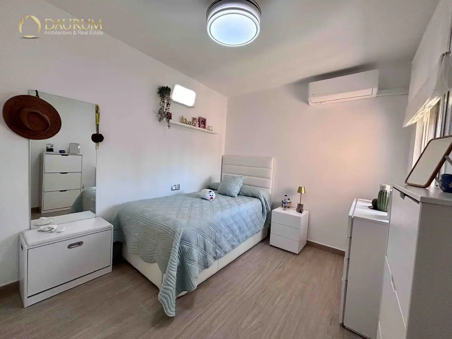 Schlafzimmer von Dachboden zum Verkauf in Málaga mit Klimaanlage, Terrasse und Abstellraum