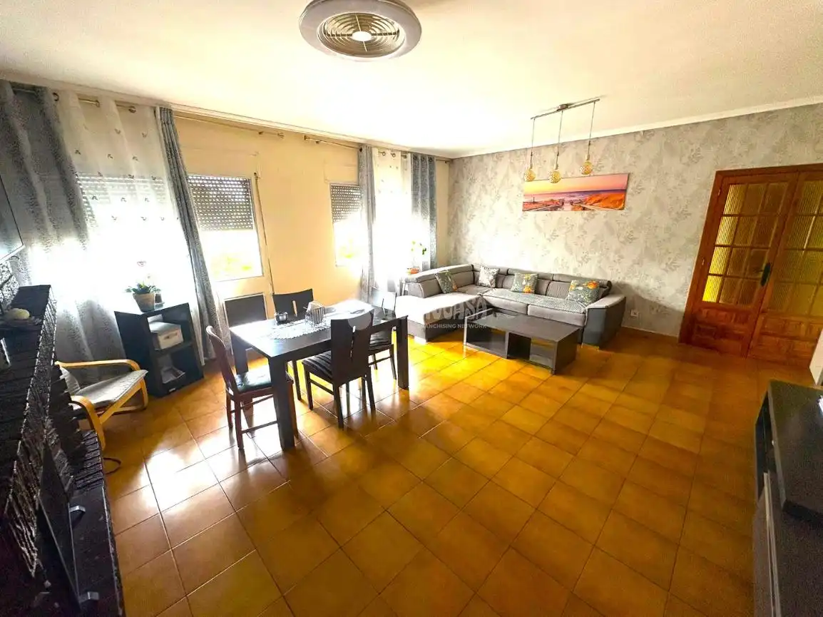 Sala d'estar de Casa o xalet en venda en Zaragoza amb Aire condicionat, Calefacció i Terrassa