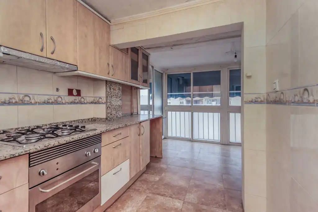 Flat for sale in Av Montsant, Sant Salvador