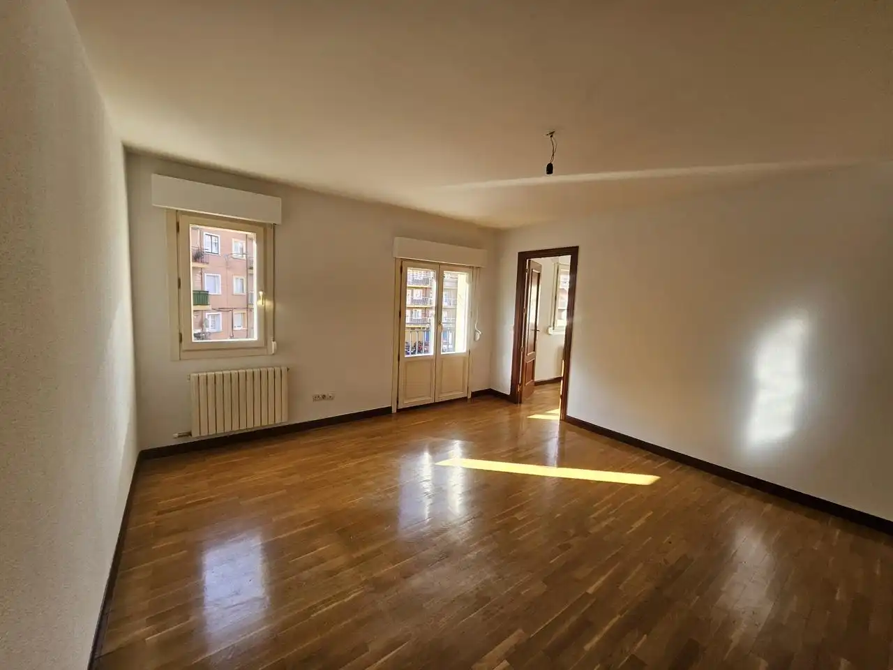 Flat with lift for sale in Calle Monasterio Viejo de San Pedro