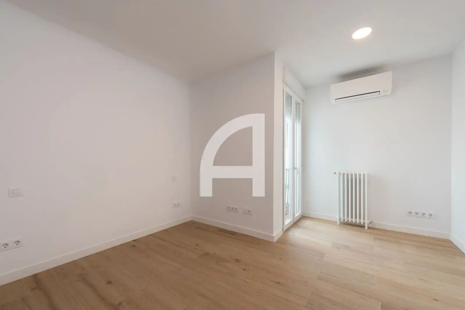 Bedroom of Attic for rent in Madrid  with Air Conditioner, Heating and Terrace