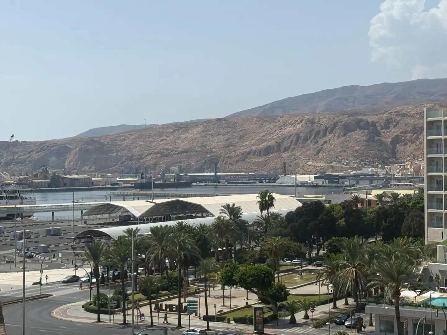 Außenansicht von Wohnung zur Miete in Almería mit Klimaanlage, Terrasse und Möbliert