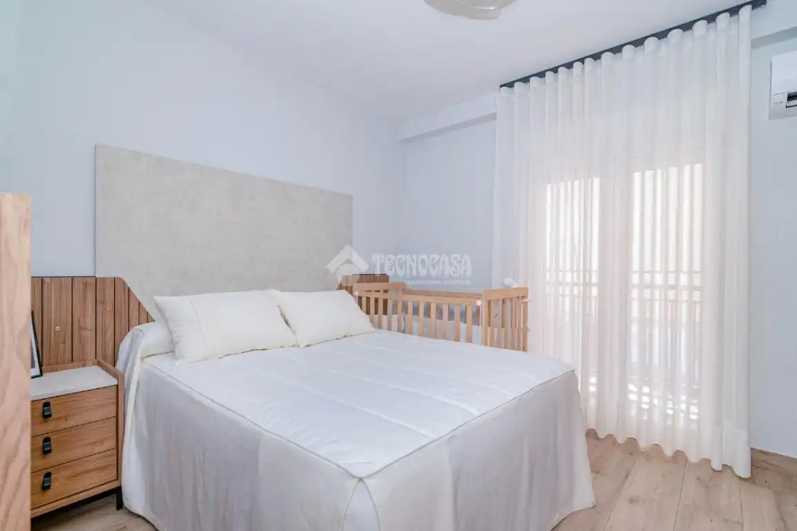 Dormitori de Casa adosada en venda en Lucena amb Aire condicionat i Calefacció